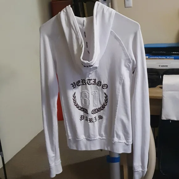 Worn once for like an hour its in brand new condition - Picture 1 of 3